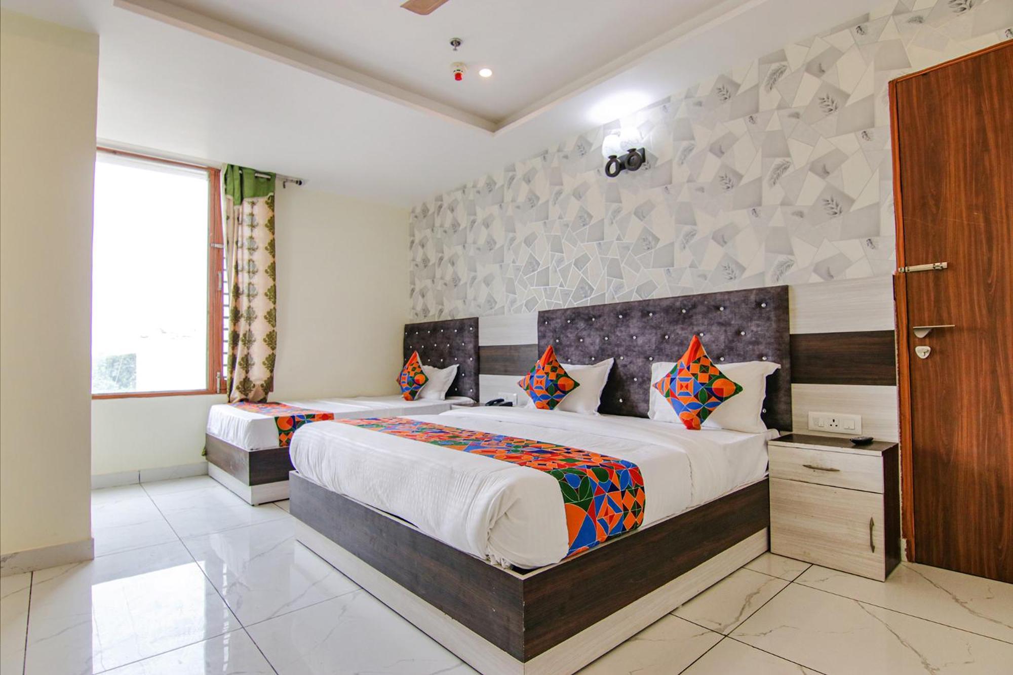 Fabhotel Meridian Inn Mohali Екстер'єр фото